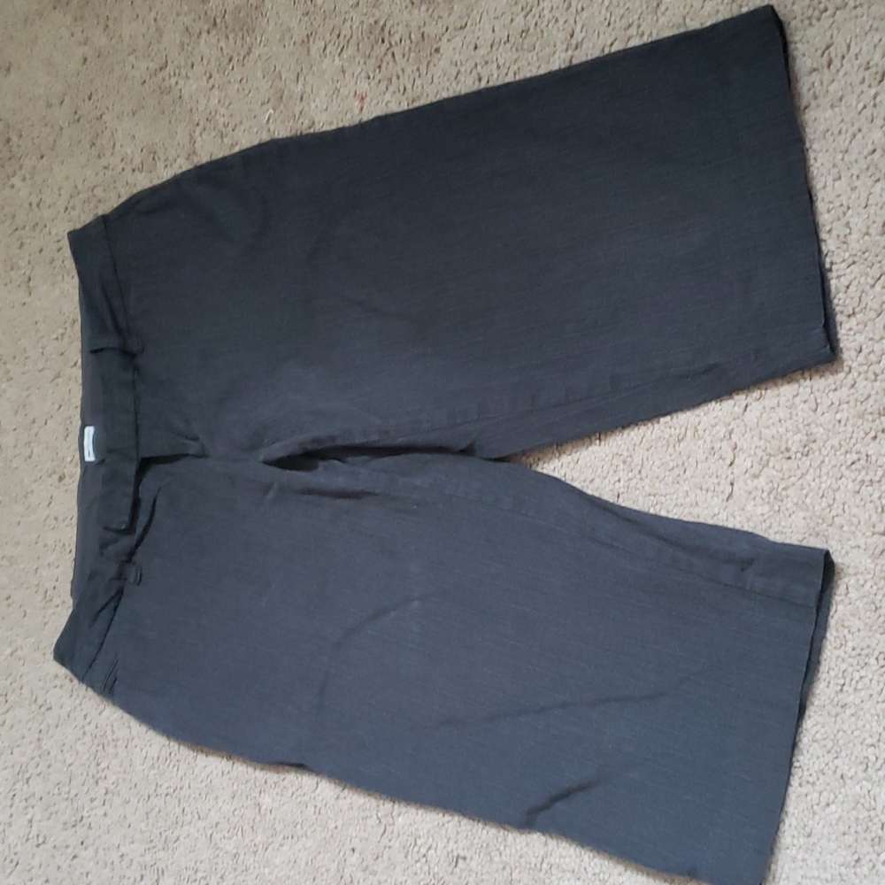 GAP stretch capri shorts size 1